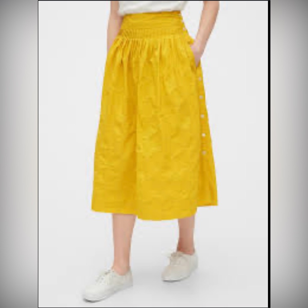 Gap Women’s Yellow Skirt  with pockets size 16